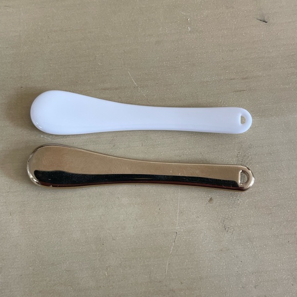 Dior mini spoon. Can add a necklace for a bit more - Picture 3 of 3